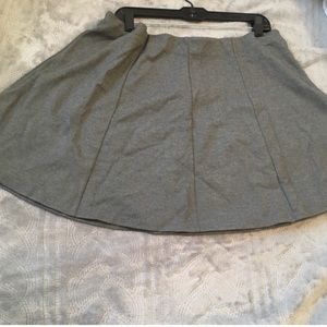 Forever 21 plus size gray skirt size 2X.